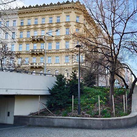 Apartment Kahoun Praha Bagian luar foto