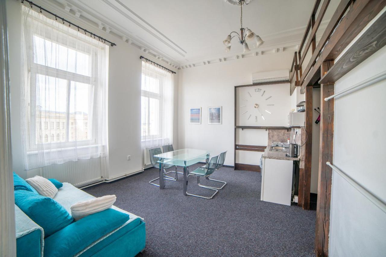 Apartment Kahoun Praha Bagian luar foto