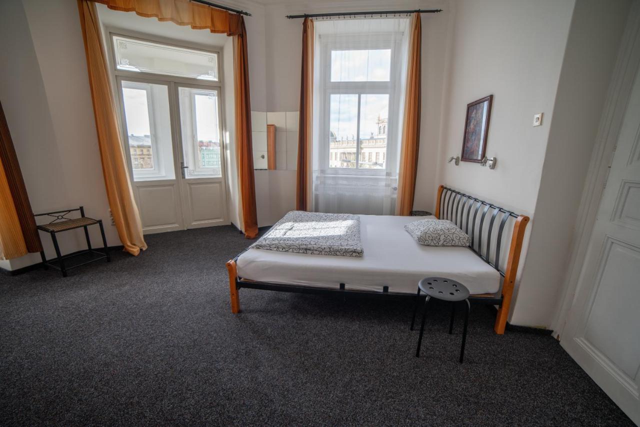 Apartment Kahoun Praha Bagian luar foto