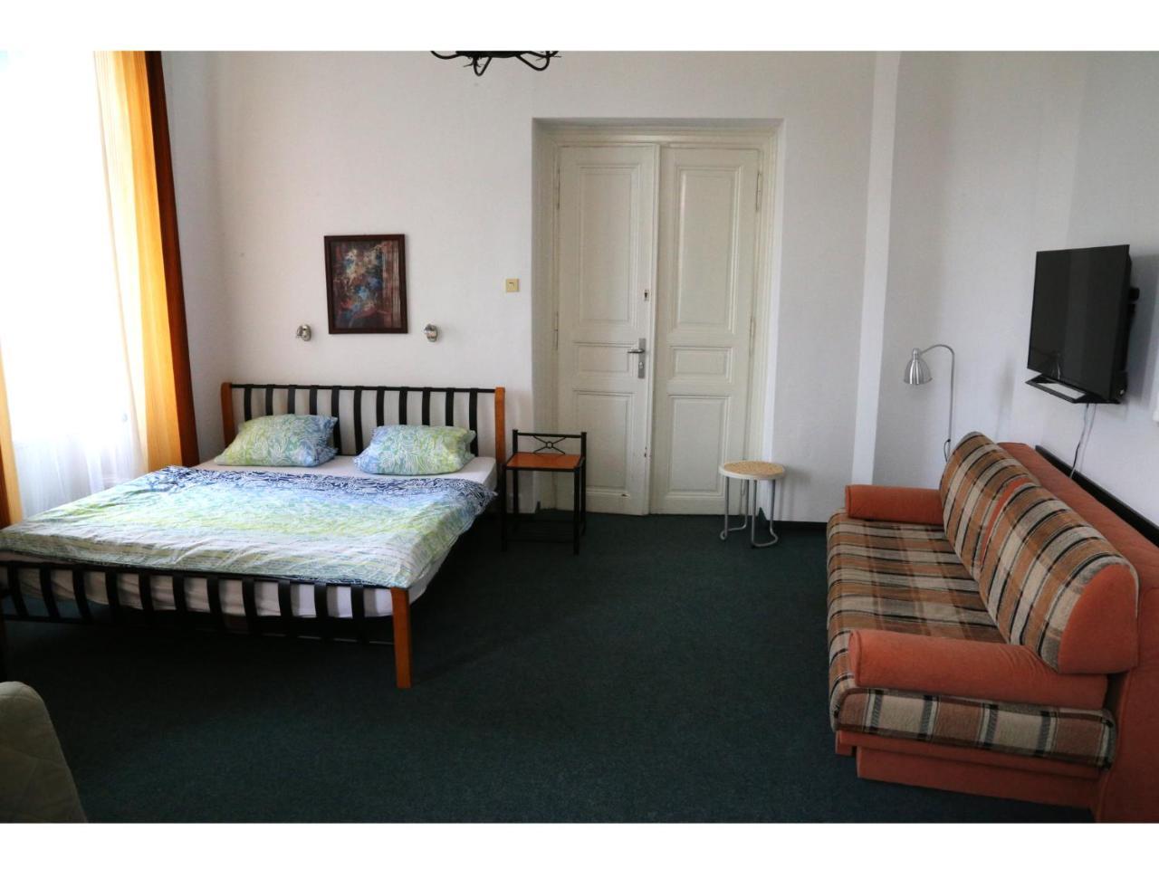 Apartment Kahoun Praha Bagian luar foto