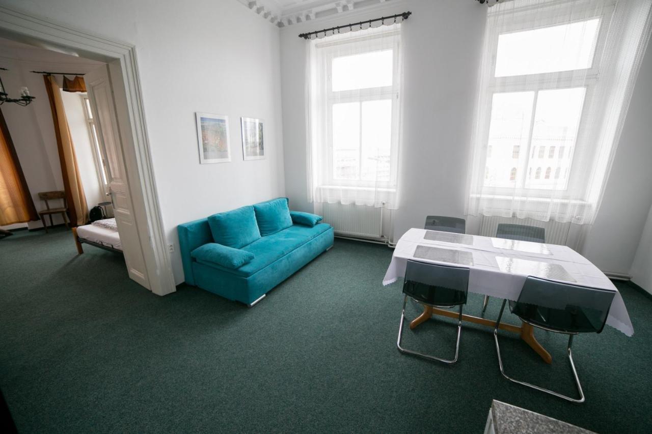 Apartment Kahoun Praha Bagian luar foto