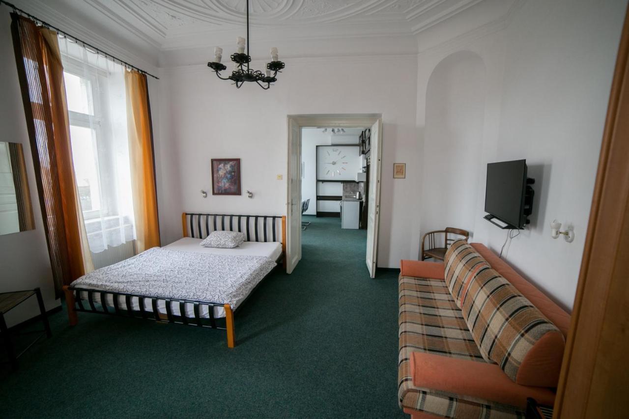 Apartment Kahoun Praha Bagian luar foto