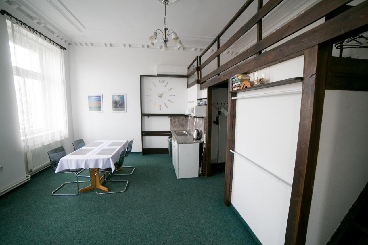 Apartment Kahoun Praha Bagian luar foto